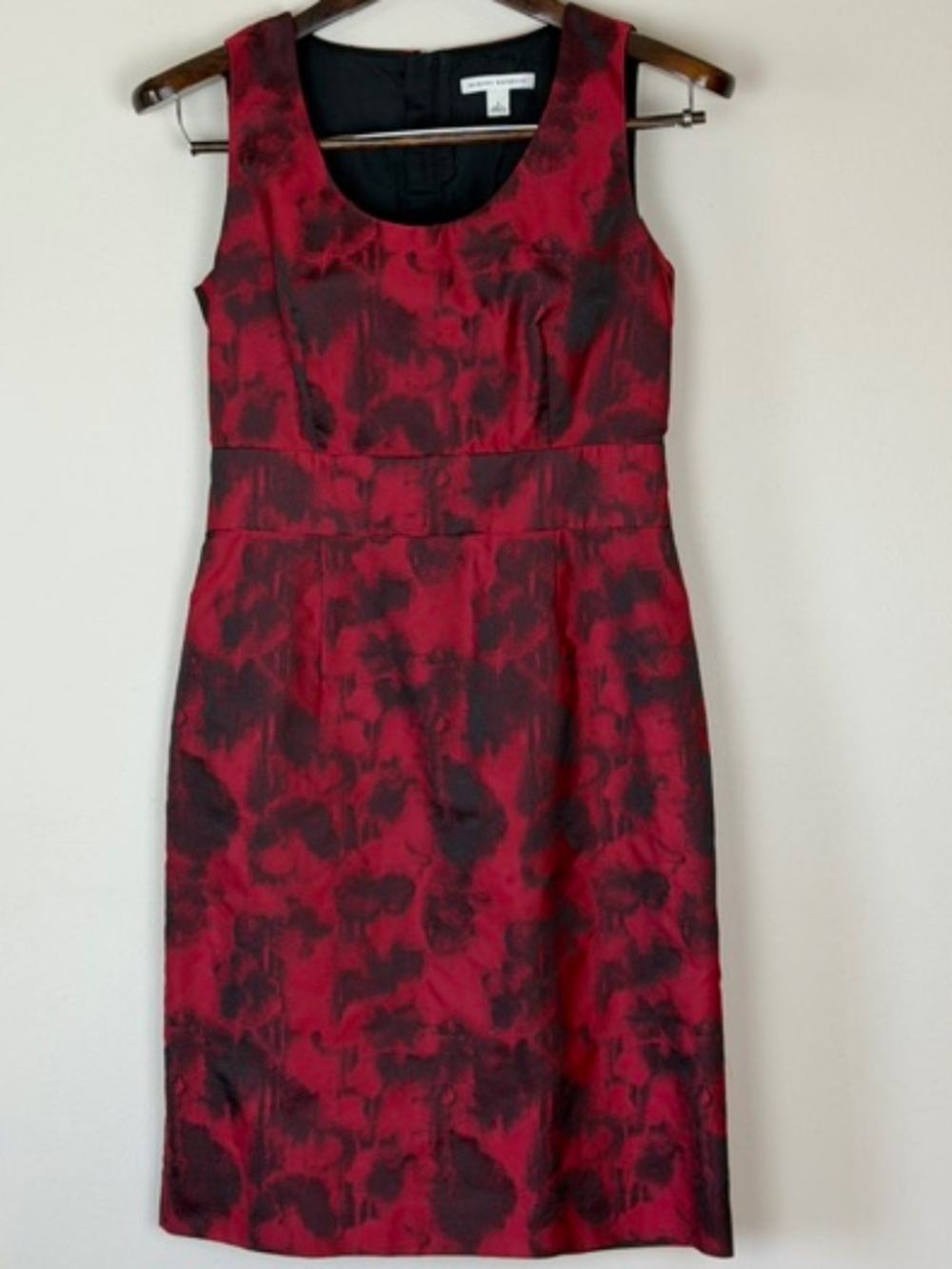 Banana Republic Chic Red & Black Jacquard Sleeveless Sheath Dress Size 4